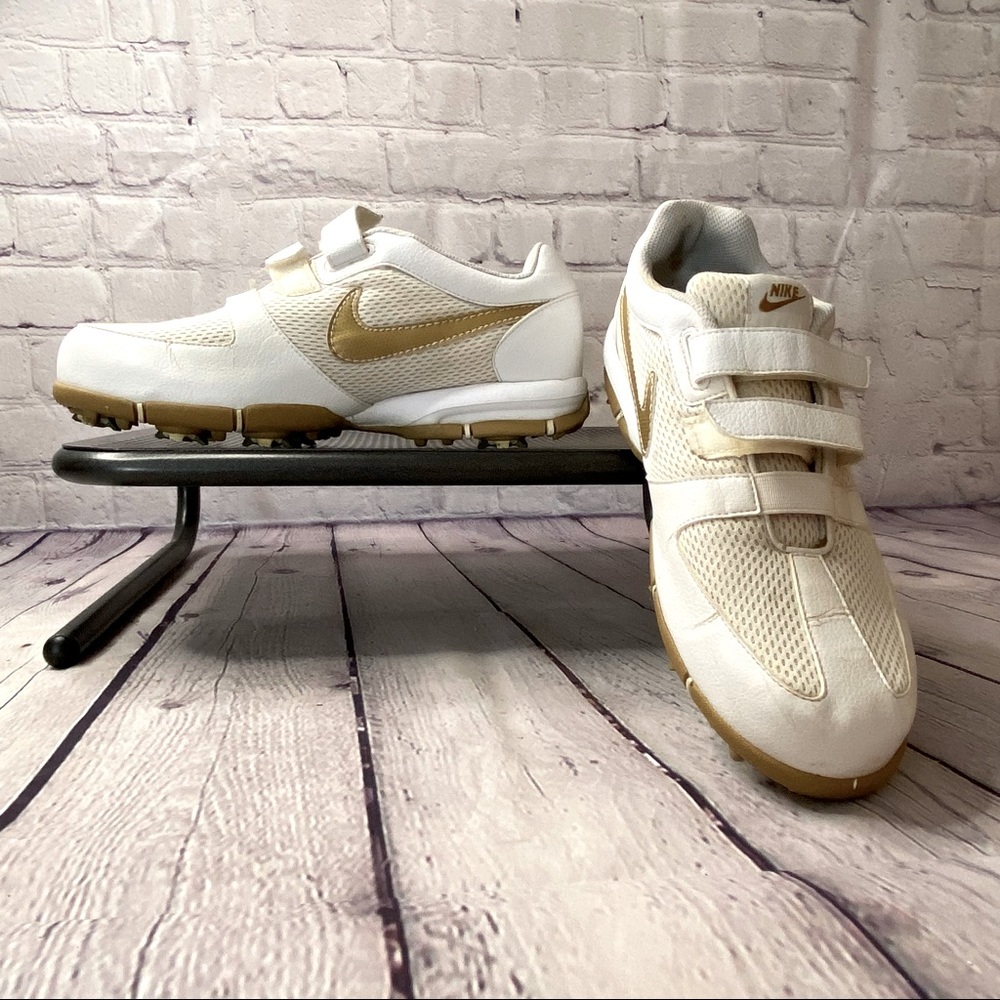 Ladies Nike Golf Shoe Size 7